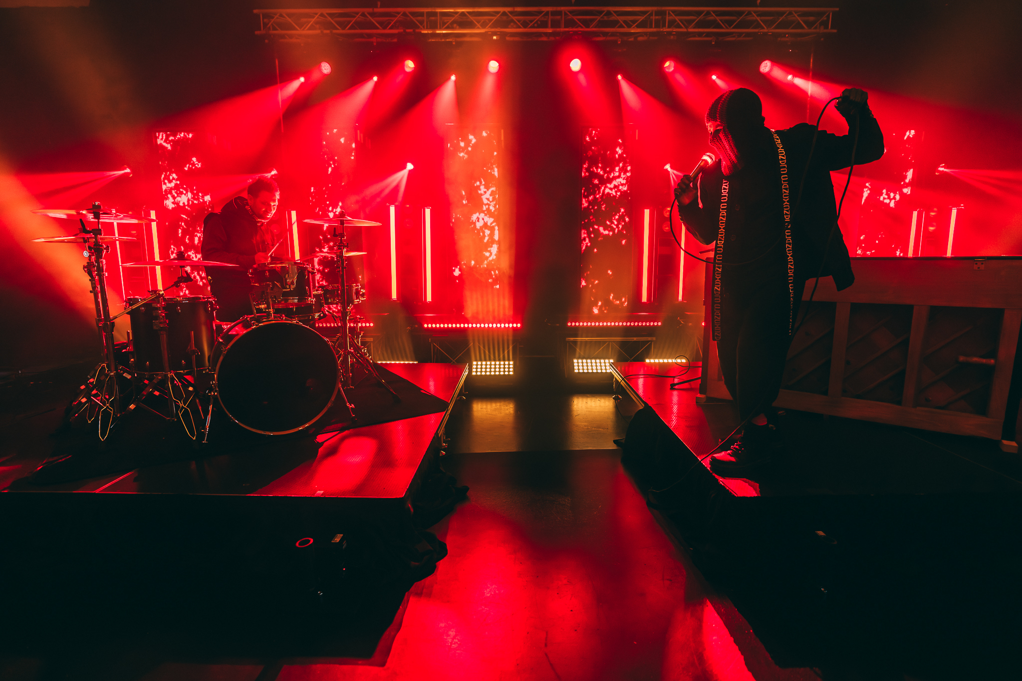 BLURRYFACE-LiveShot-Red-3