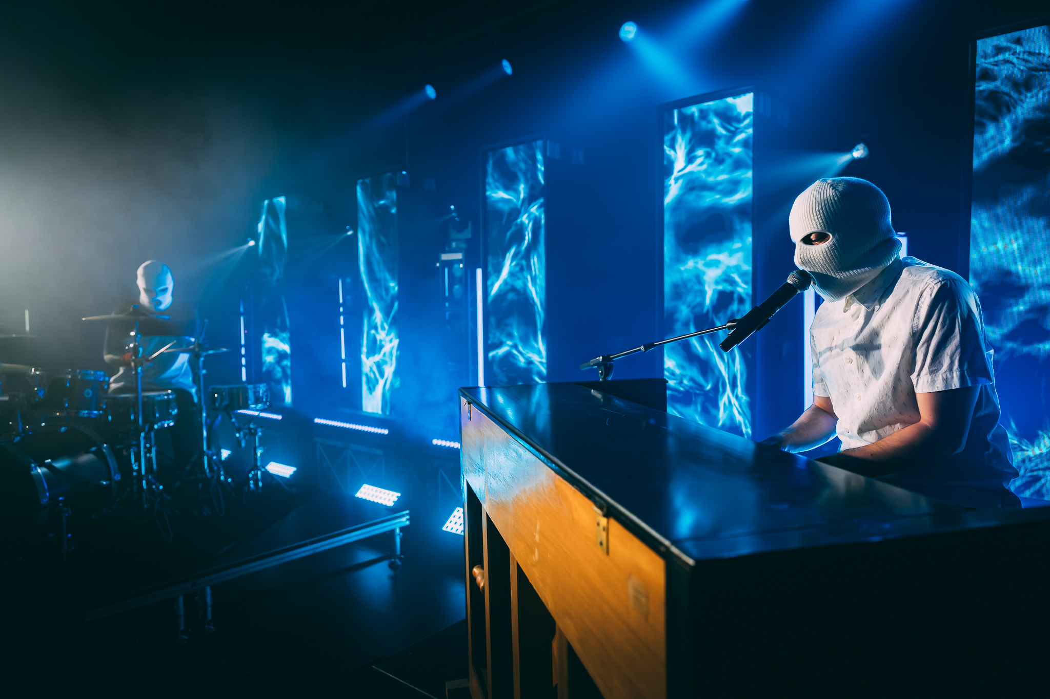 BLURRYFACE-LiveShots-WhiteSkiMask-24