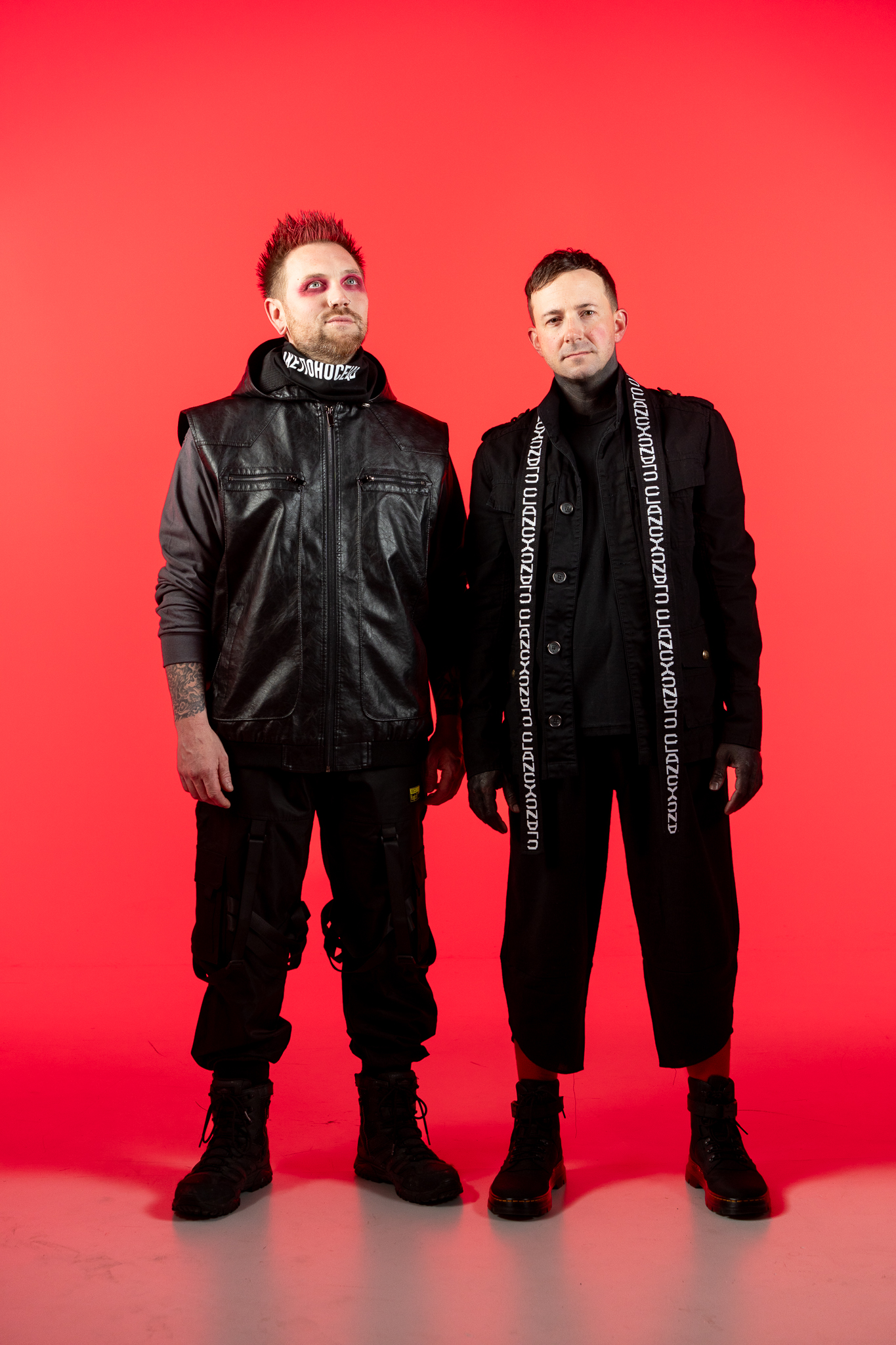 BLURRYFACE-RedBlack-3