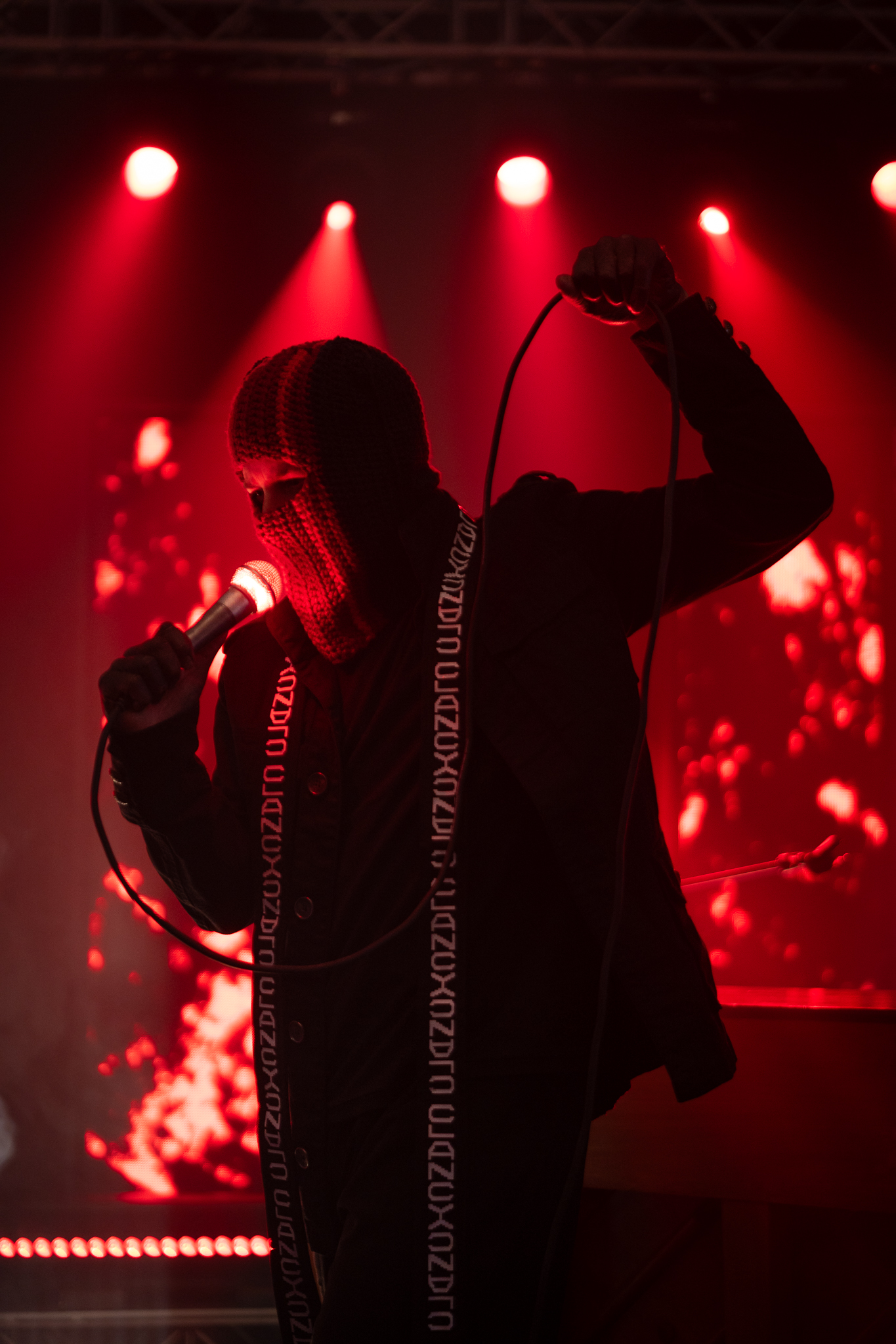 BLURRYFACE-RedGlowingMic-2